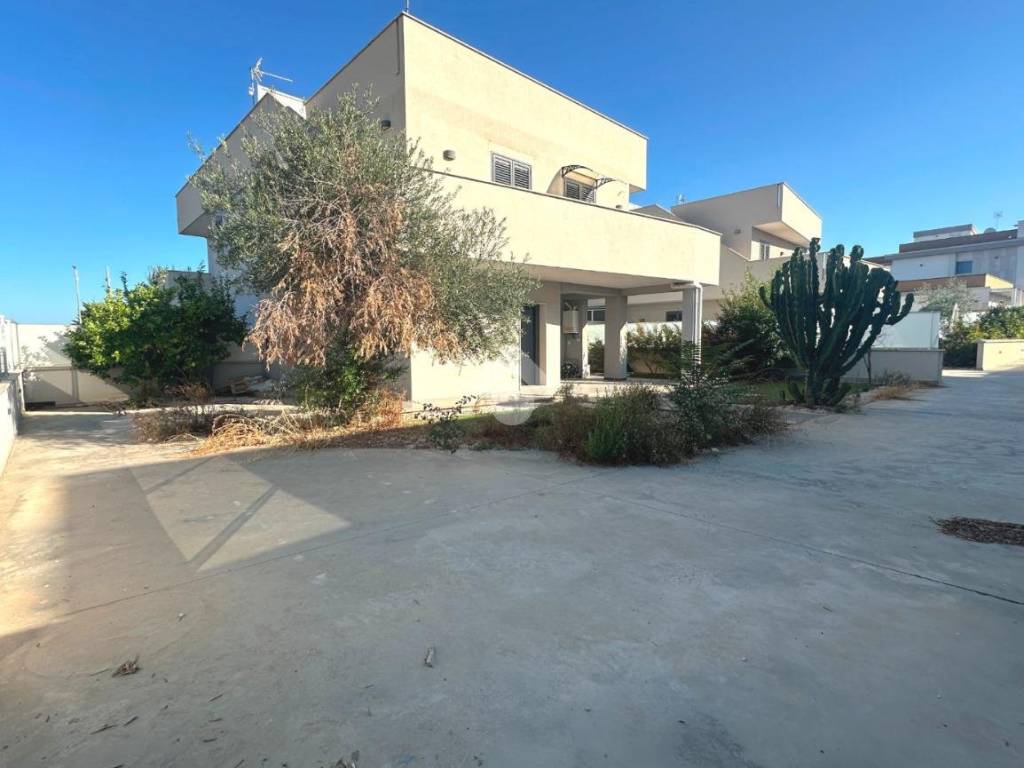 Villa a Trani in Via Andrea Gusmai, 12 - Foto 2