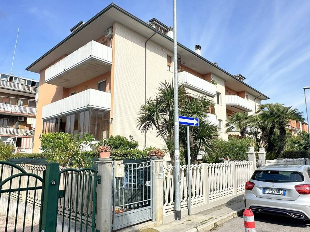 Appartamento a San benedetto del tronto in Via Cola Di Rienzo - Foto 2