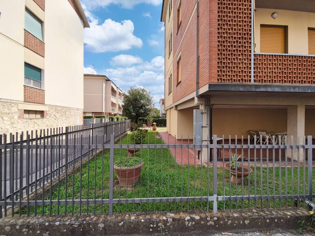 Appartamento a Pontedera in Via Armando Diaz, 173 - Foto 2