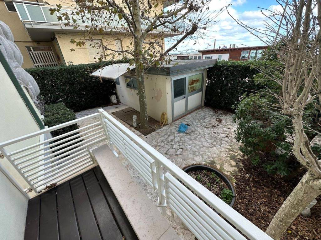 Appartamento a Civitanova marche in Viale 4 Novembre - Foto 5