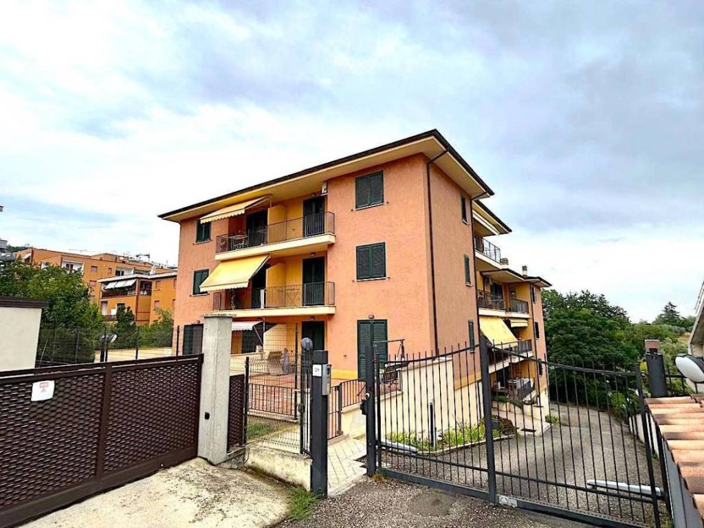 Appartamento a Teramo in via don lorenzo milani, 26 - Foto 2