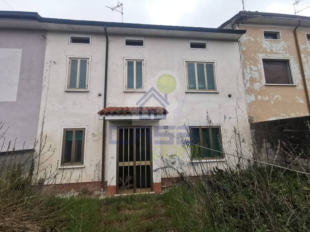 Casa indipendente a Dosolo in via Garibaldi 55 - Foto 2