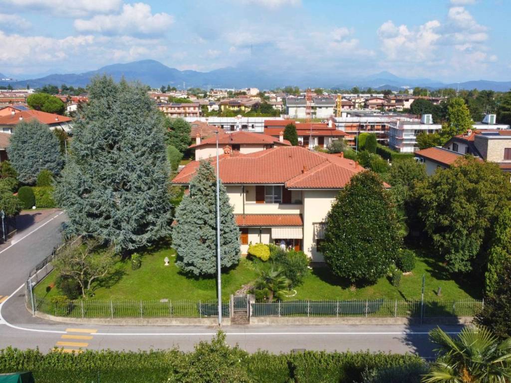 Villa a Azzano san paolo in Via Sant'agostino - Foto 5