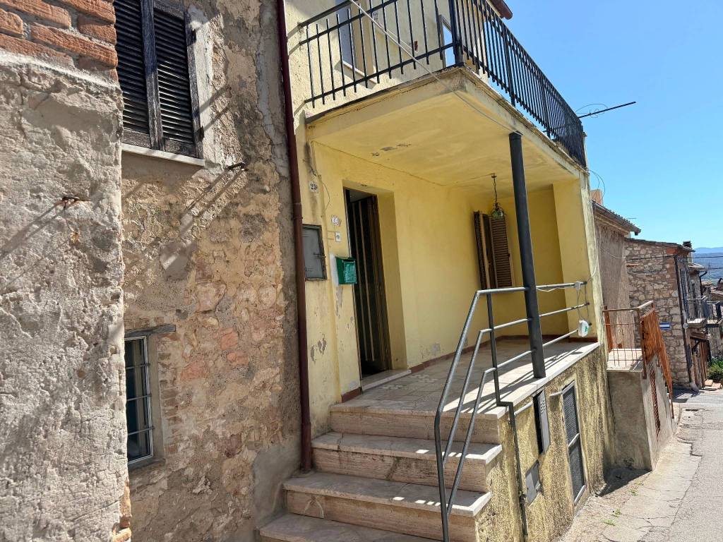 Casa indipendente a Amelia in Via Principe di Napoli, 33 - Foto 2