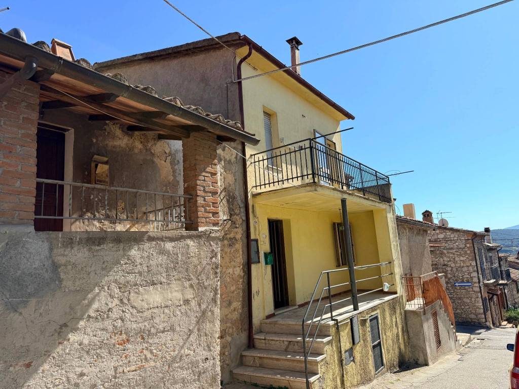 Casa indipendente a Amelia in Via Principe di Napoli, 33 - Foto 4