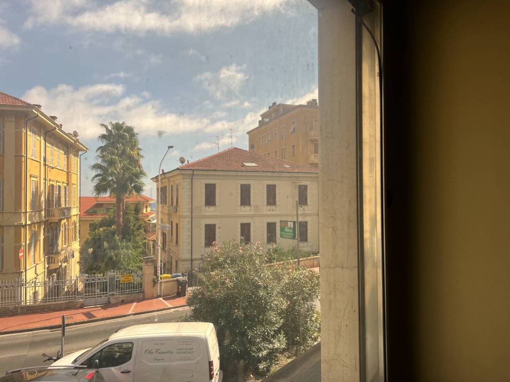 Appartamento a Imperia in Viale Giacomo Matteotti, 117 - Foto 4