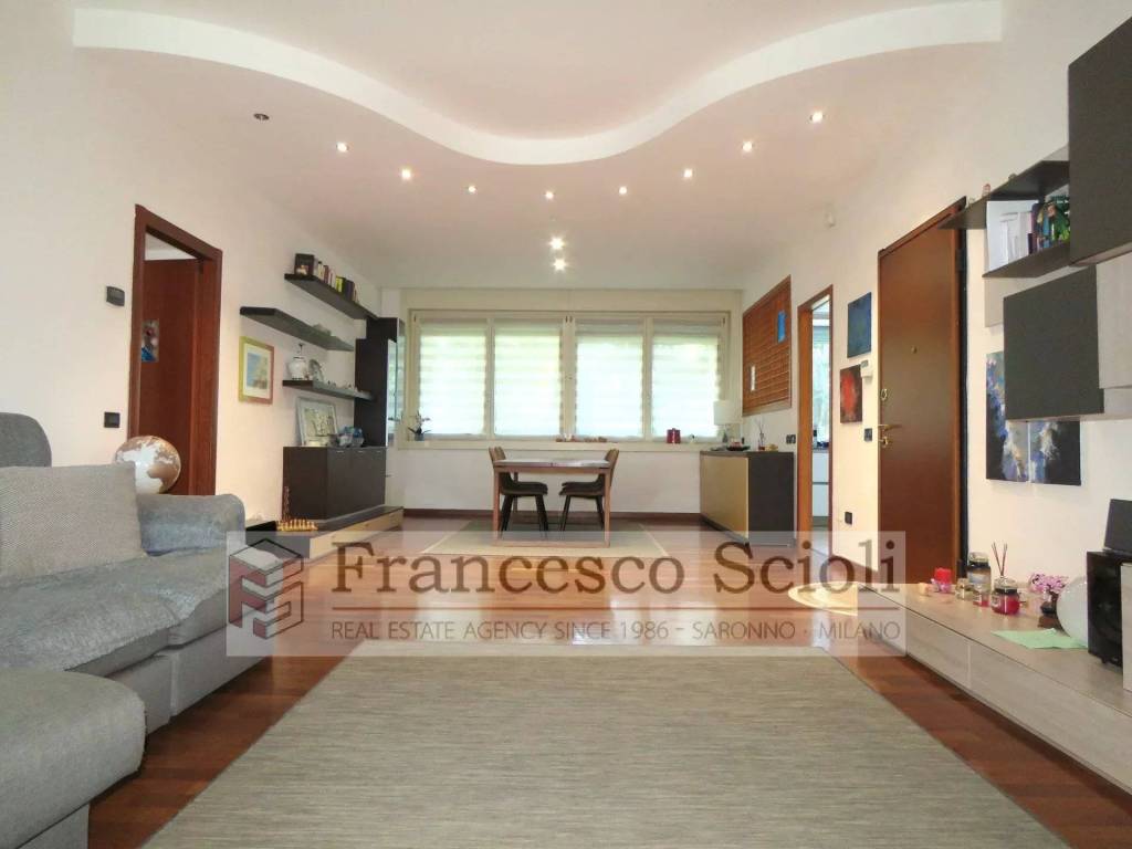 Appartamento a Saronno in Via F. de Sanctis, 2 - Foto 2