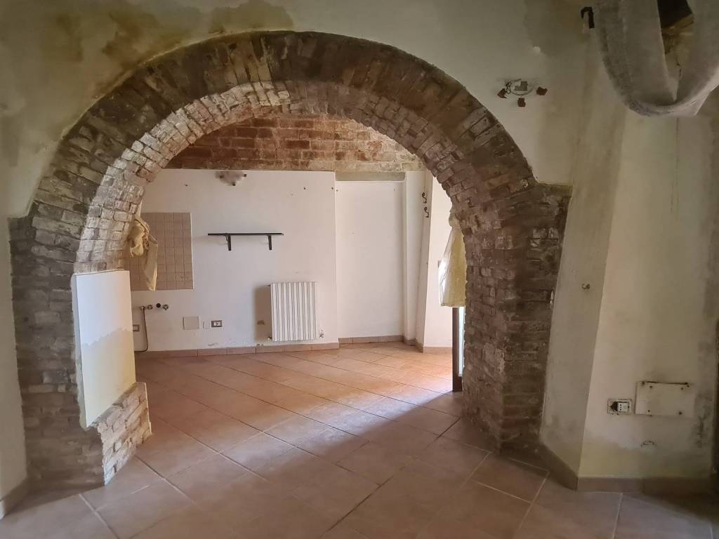 Appartamento a Mosciano sant'angelo in Piazza Castello - Foto 2