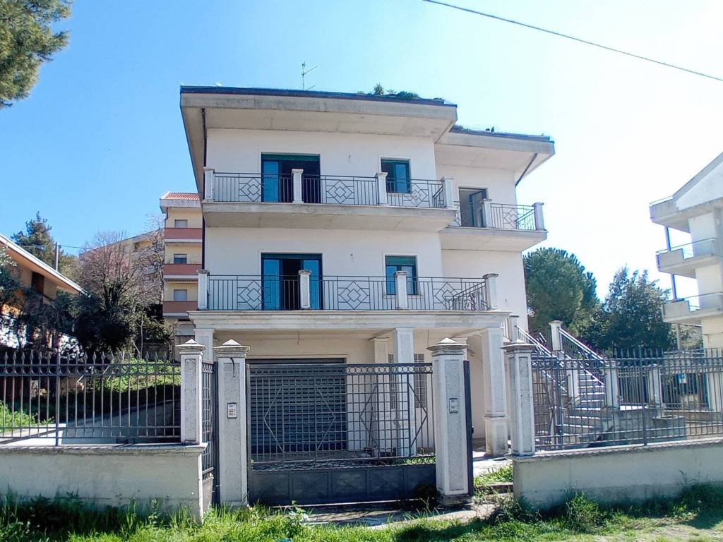 Villa a Chieti in Via dei Frentani, 60 - Foto 2