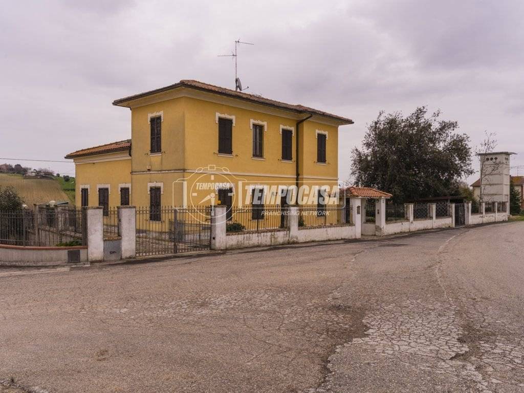 Casa indipendente a Montecosaro in Località Castellano, 71 - Foto 2