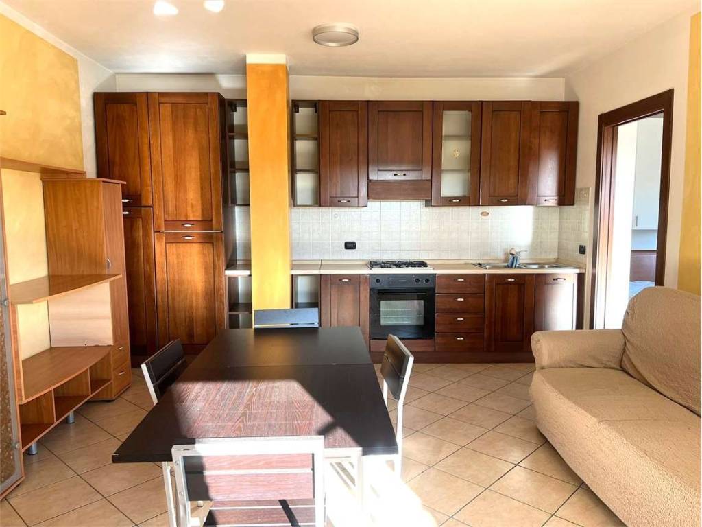 Appartamento a Borgomanero in Via Vecchia Per Maggiate - Foto 3