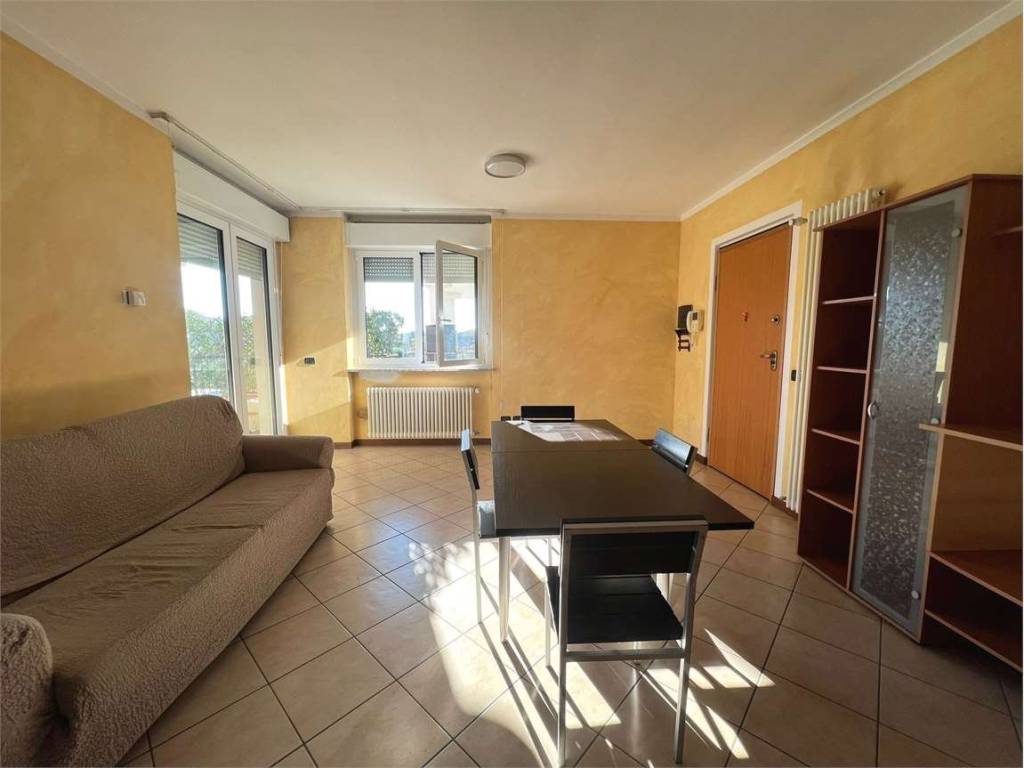 Appartamento a Borgomanero in Via Vecchia Per Maggiate - Foto 5