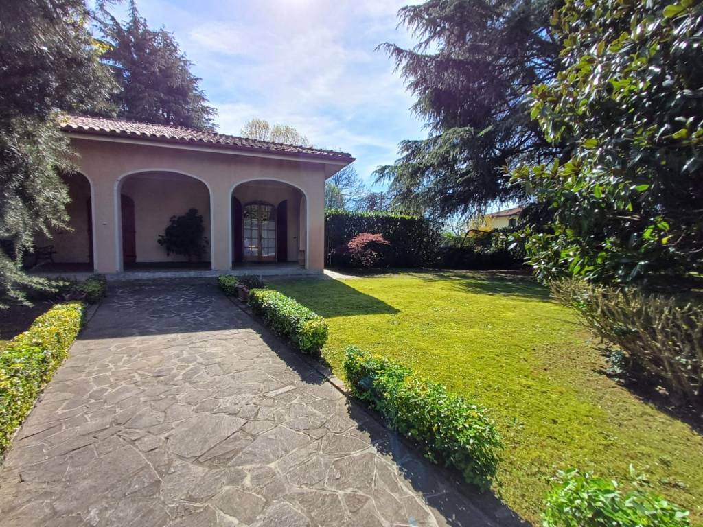 Villa a Montechiarugolo in Via Don Lazzero - Foto 2