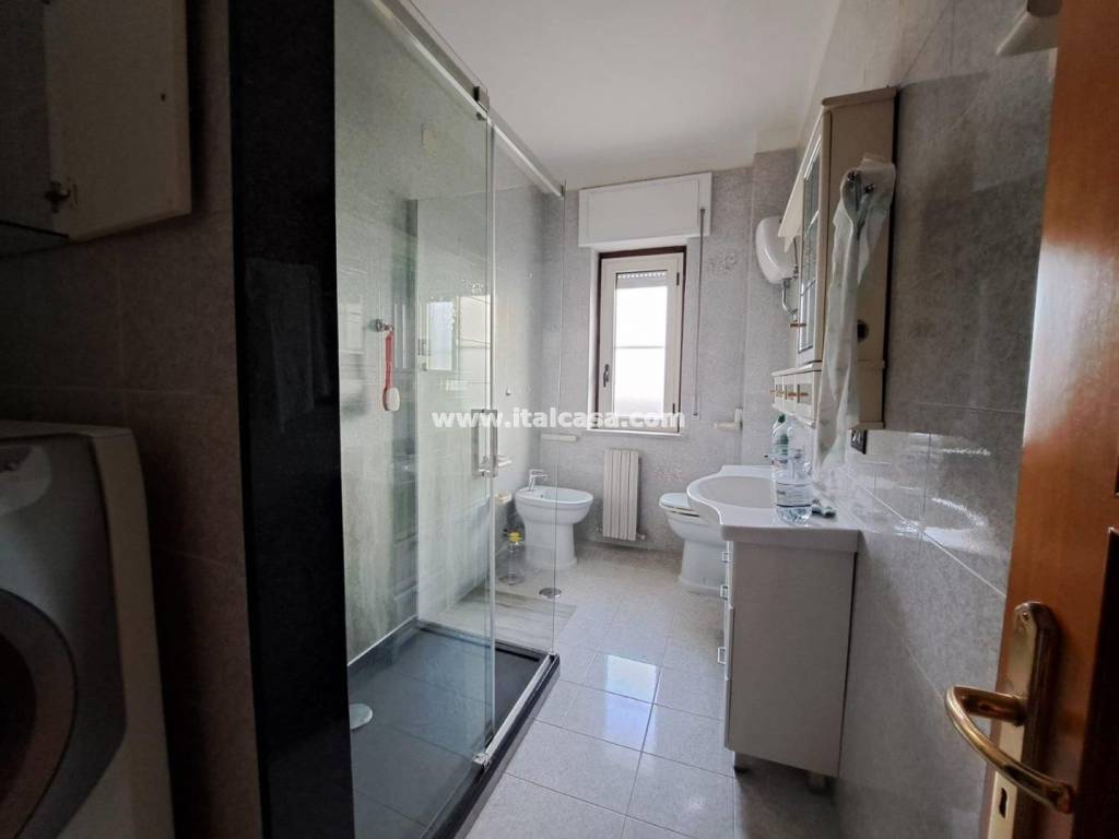 Appartamento a Crotone in Via Albania - Foto 4