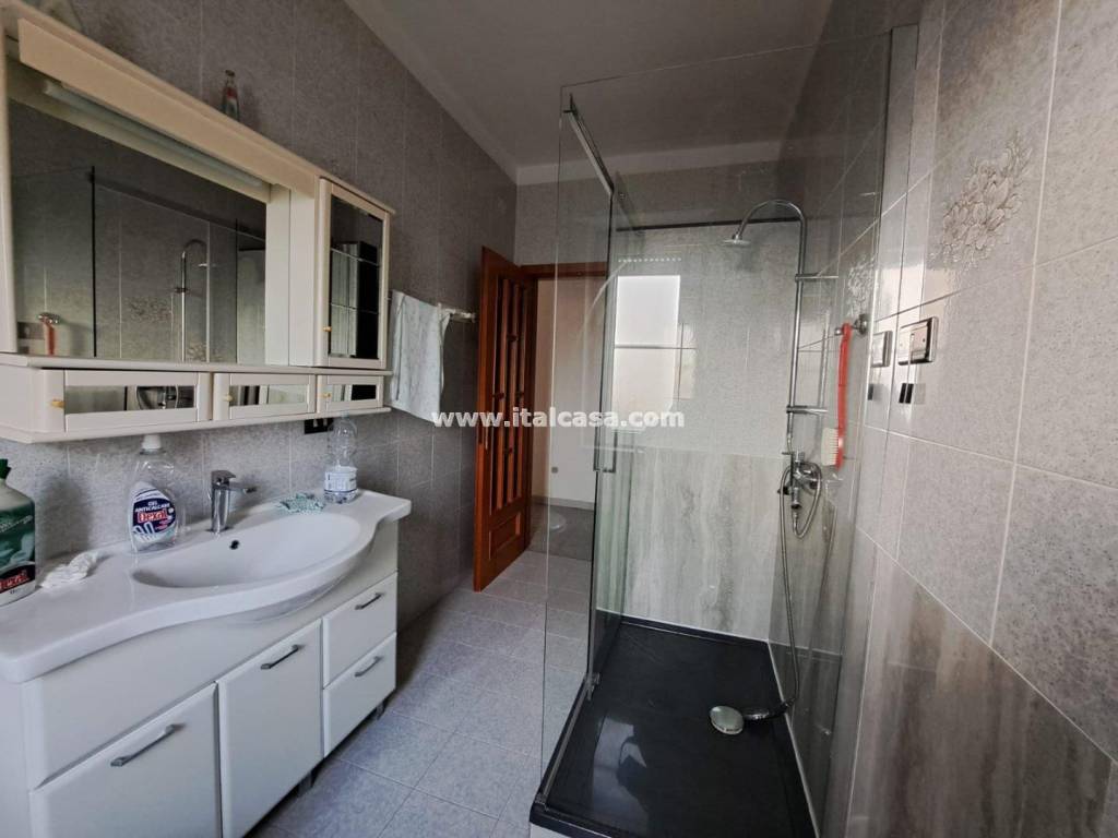 Appartamento a Crotone in Via Albania - Foto 5