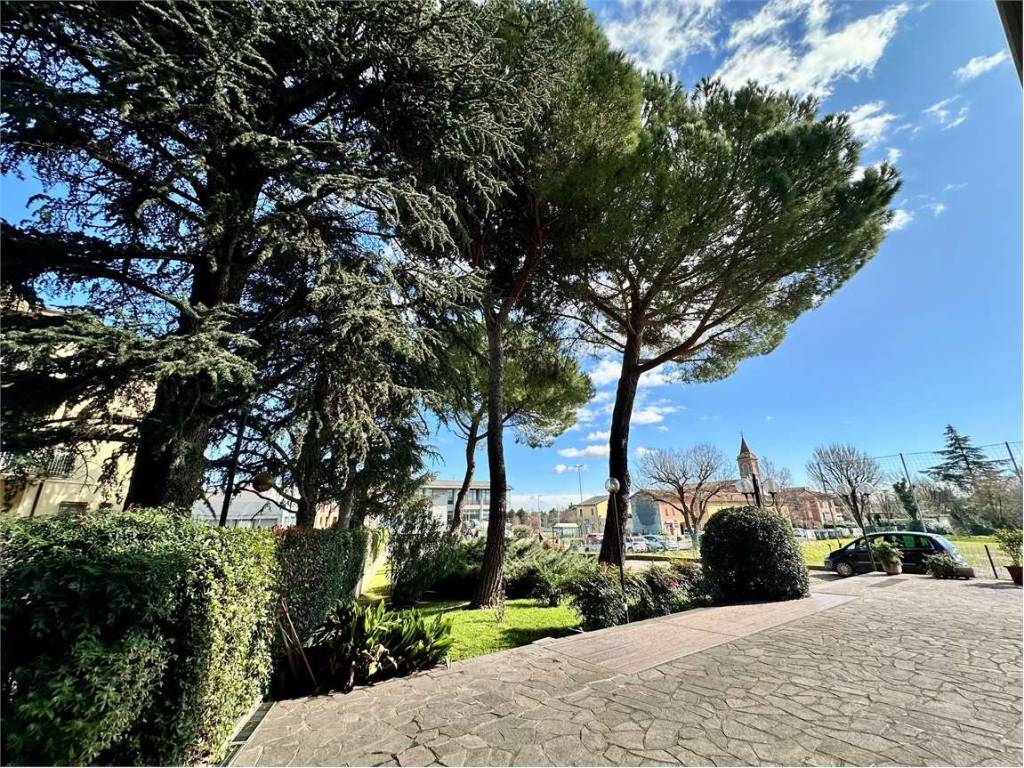 Appartamento a Dozza in ULTIMO PIANO 3 CAMERE 2 BAGNI!!!! - Foto 4