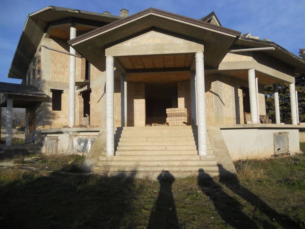 Villa a Avezzano in Via Romana S.N.C. - Foto 2