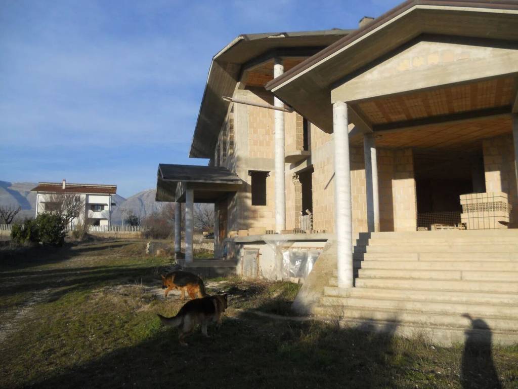 Villa a Avezzano in Via Romana S.N.C. - Foto 3
