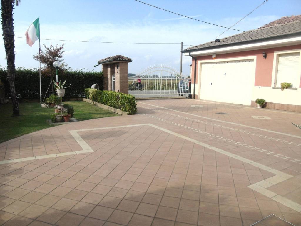 Villa a Luzzara in Strada Villa Superiore - Foto 2