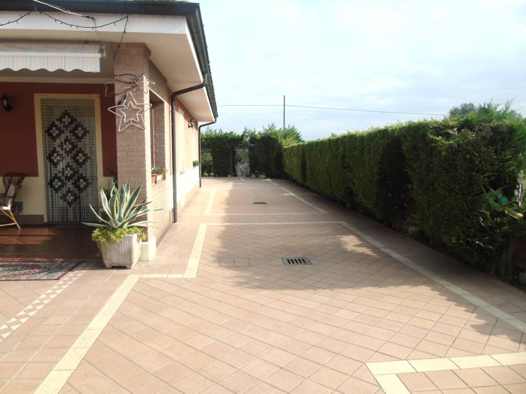 Villa a Luzzara in Strada Villa Superiore - Foto 3