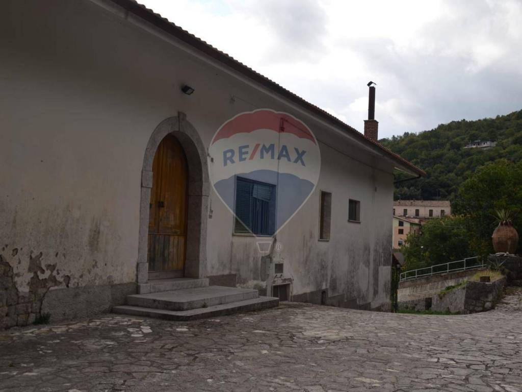 Casa indipendente a Cautano in Via Giovanni Falcone, 8 - Foto 2