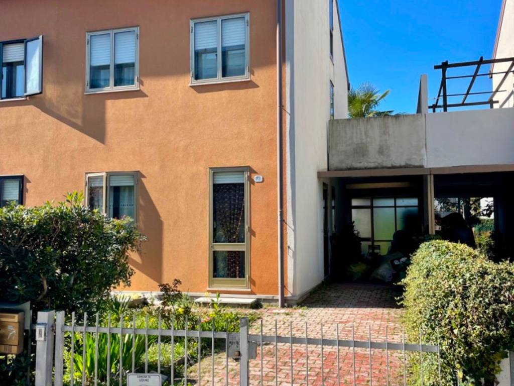 Villa a Udine in Via Luigi e Michele Gortani, 13 - Foto 2
