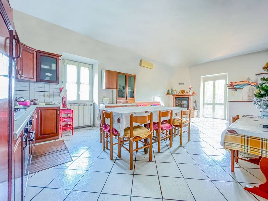 Villa a Aprilia in Via Nettunense - Foto 2