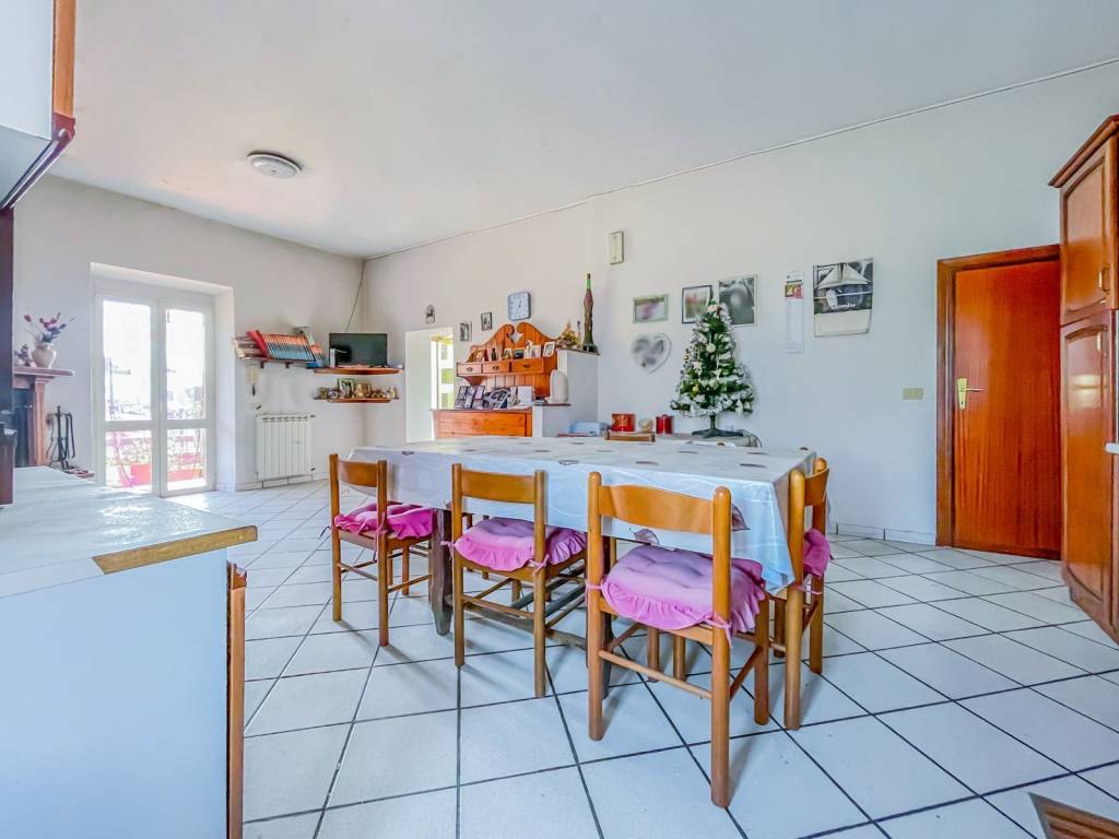 Villa a Aprilia in Via Nettunense - Foto 3