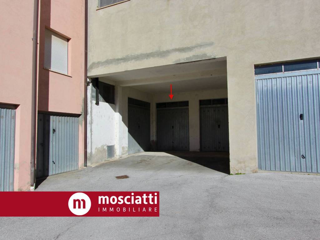 Box / garage a Esanatoglia in Via Roma - Foto 2