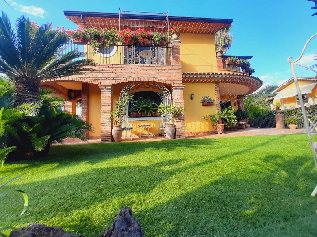 Villa a Trecastagni in Corso Cristoforo Colombo - Foto 3