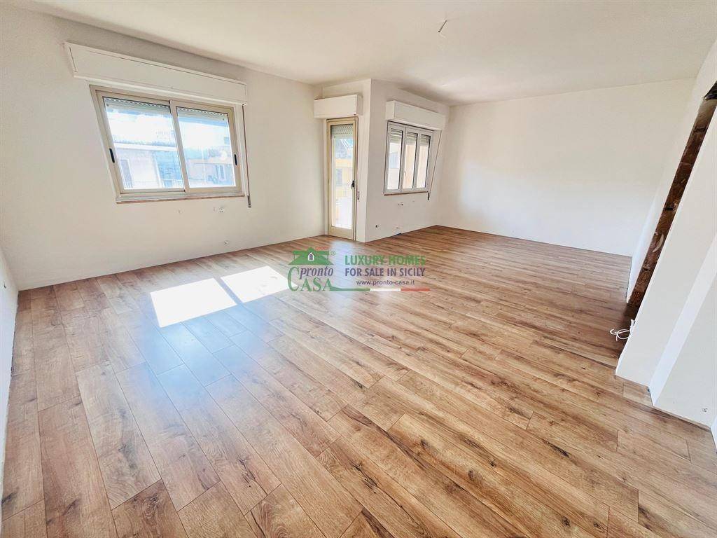 Appartamento a Comiso in Viale Della Resistenza - Foto 4