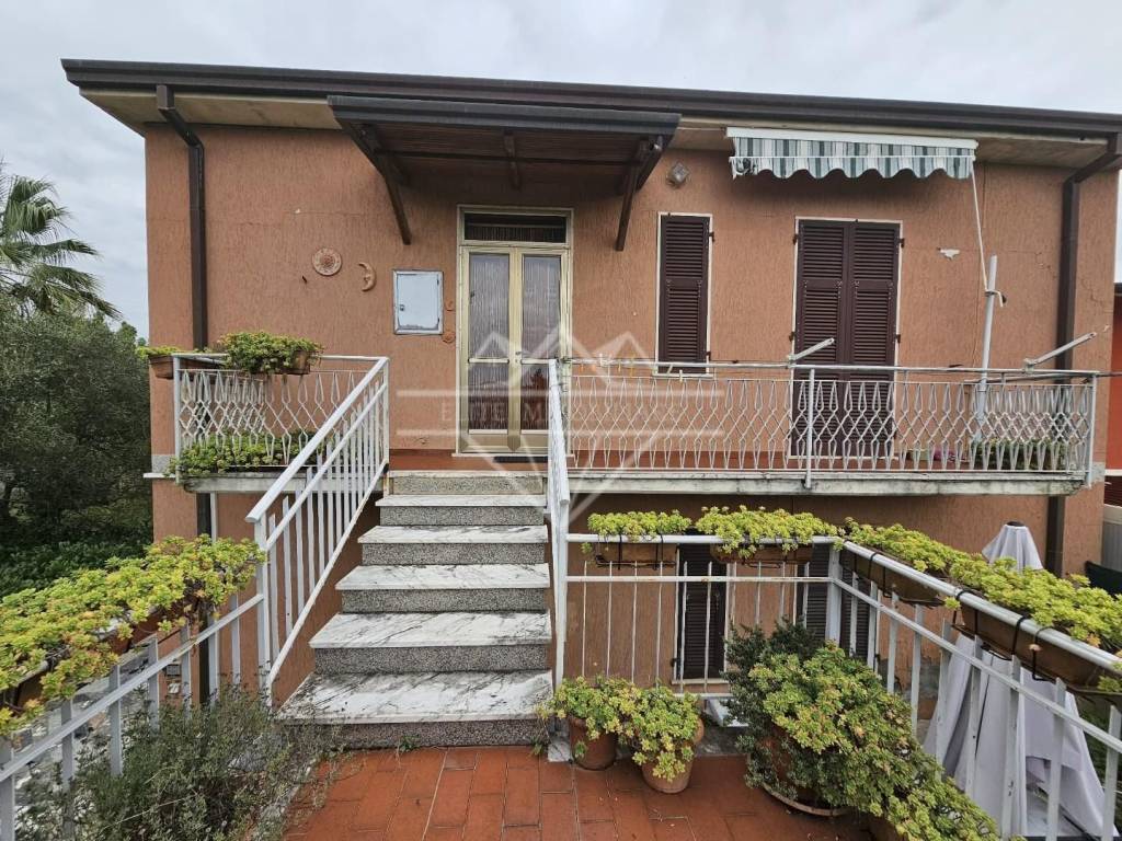 Casa indipendente a Castelnuovo magra in Via Centotetti, - Foto 3