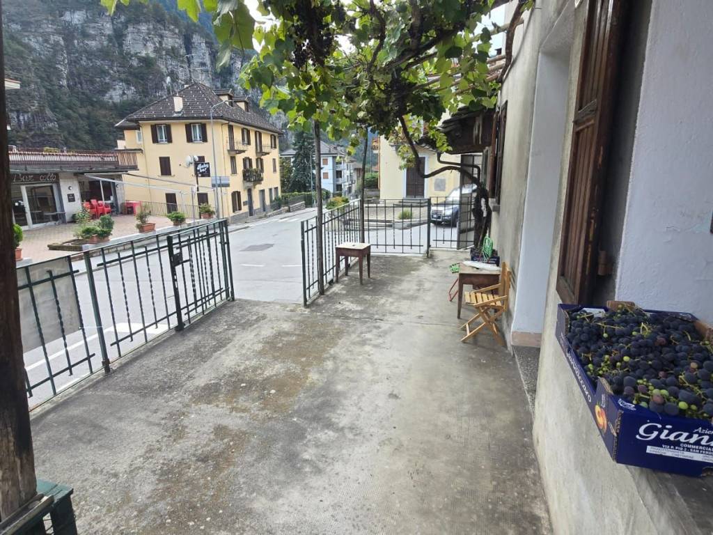 Casa indipendente a Varzo in Viale Castelli, 42 - Foto 2