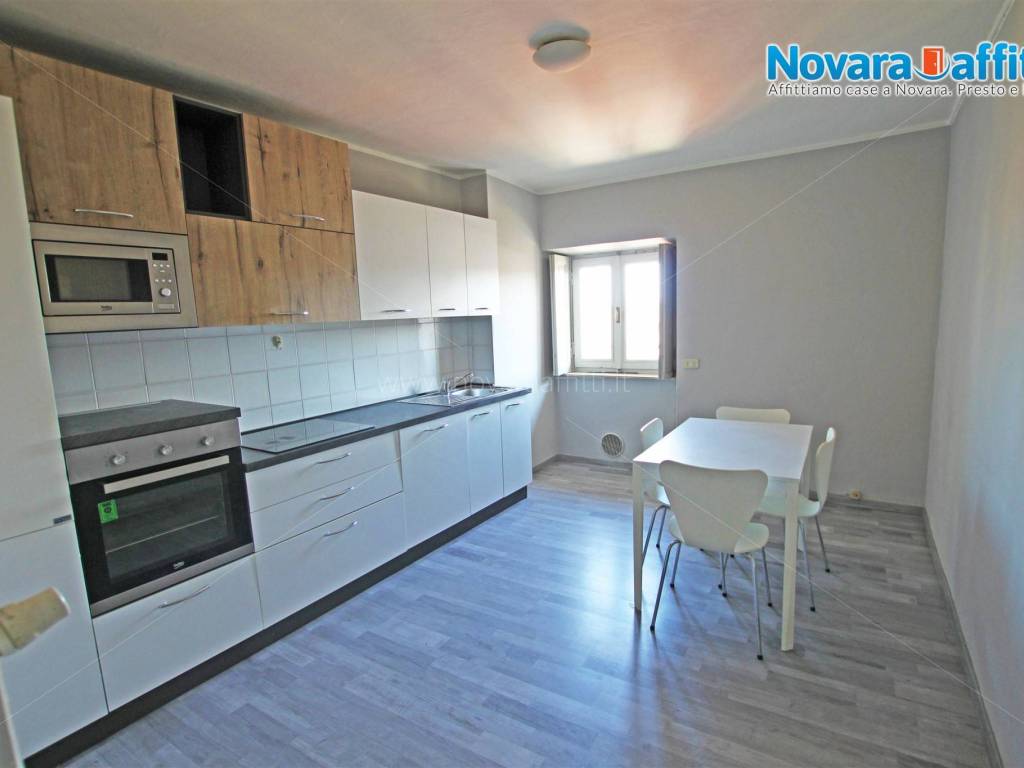 Appartamento a Novara in Piazza Giuseppe Garibaldi - Foto 5