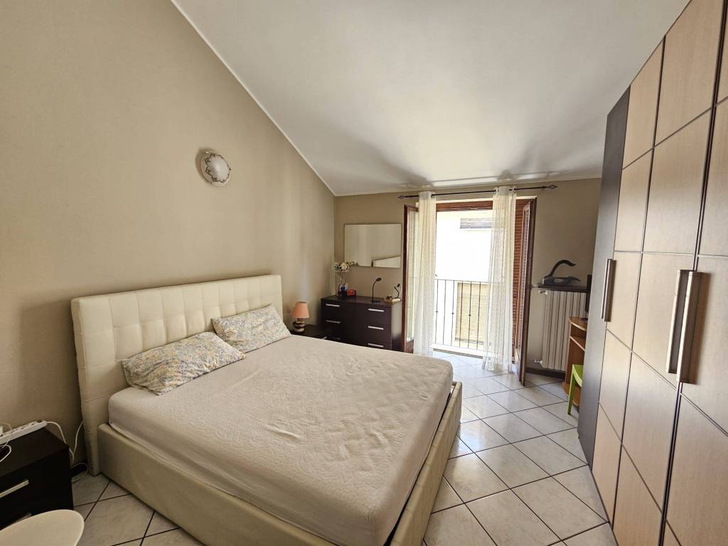 Appartamento a Carugo in Via Cesare Battisti - Foto 4