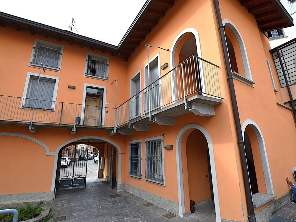 Appartamento a Merate in Piazza Giulio Prinetti, 29 - Foto 3