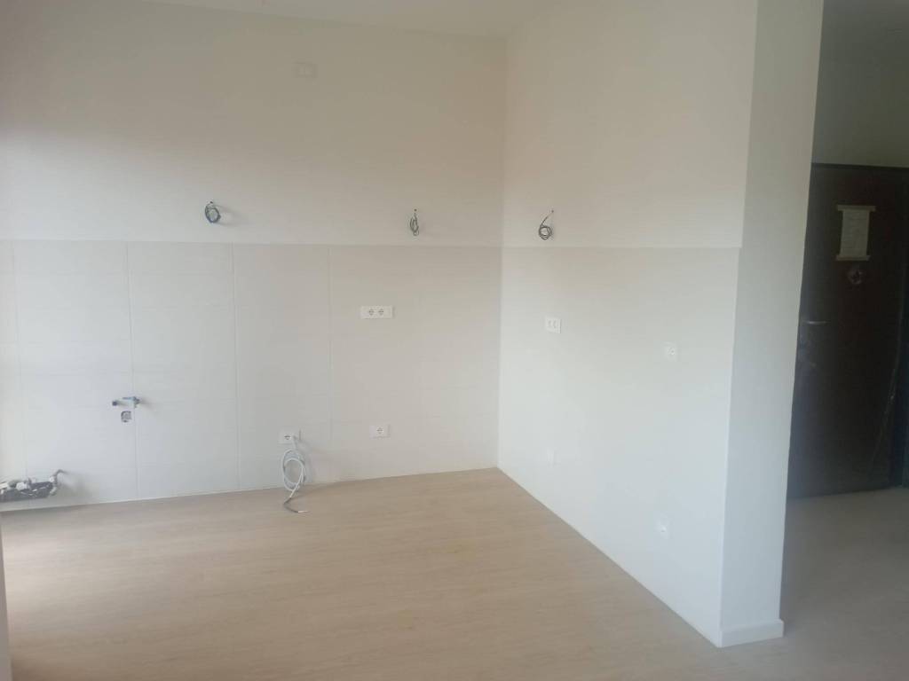 Appartamento a Como in Via Giuseppe Gorio, 17 - Foto 2