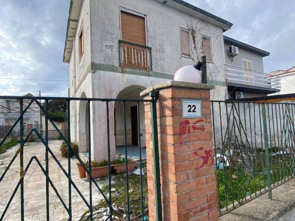 Villa a Castel volturno in Viale Marco Polo, 22 - Foto 3