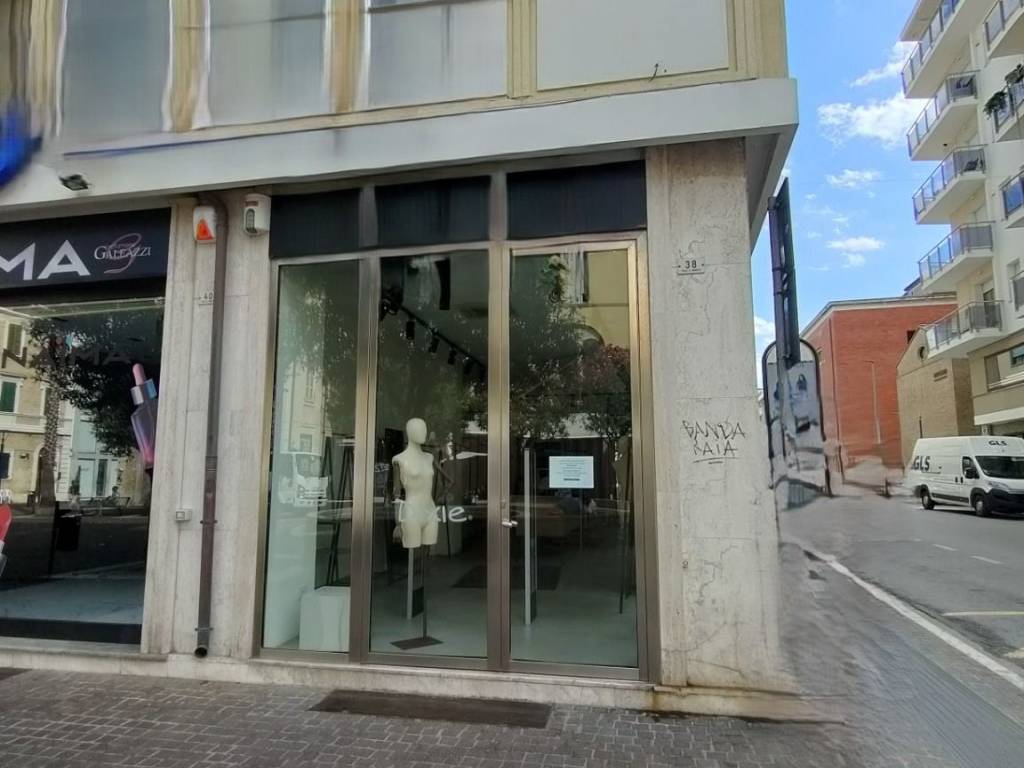 Immobile a San benedetto del tronto in Viale Secondo Moretti, 38 - Foto 4