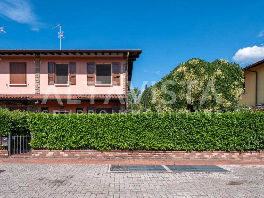 Villa a Rezzato in Via Dante Alighieri - Foto 2