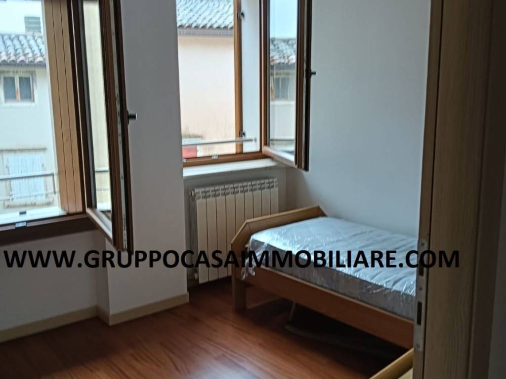 Appartamento a Caprino veronese in Piazza Don Roncari - Foto 5