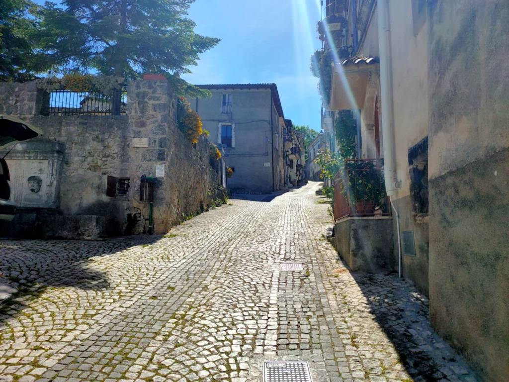 Casa indipendente a Caramanico terme in Via del Morrone - Foto 2