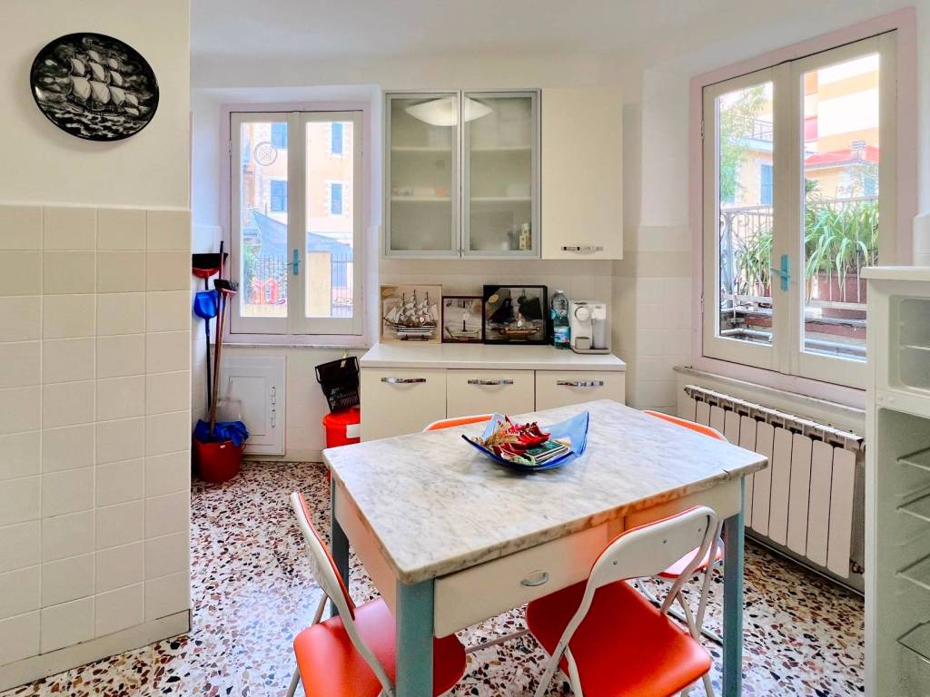 Appartamento a Varazze in Via Gavarone - Foto 2