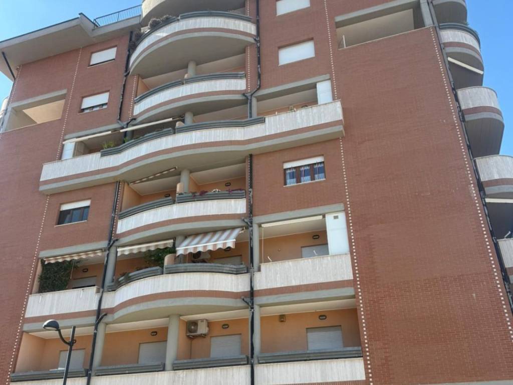 Appartamento a Aprilia in Via Basilicata - Foto 2