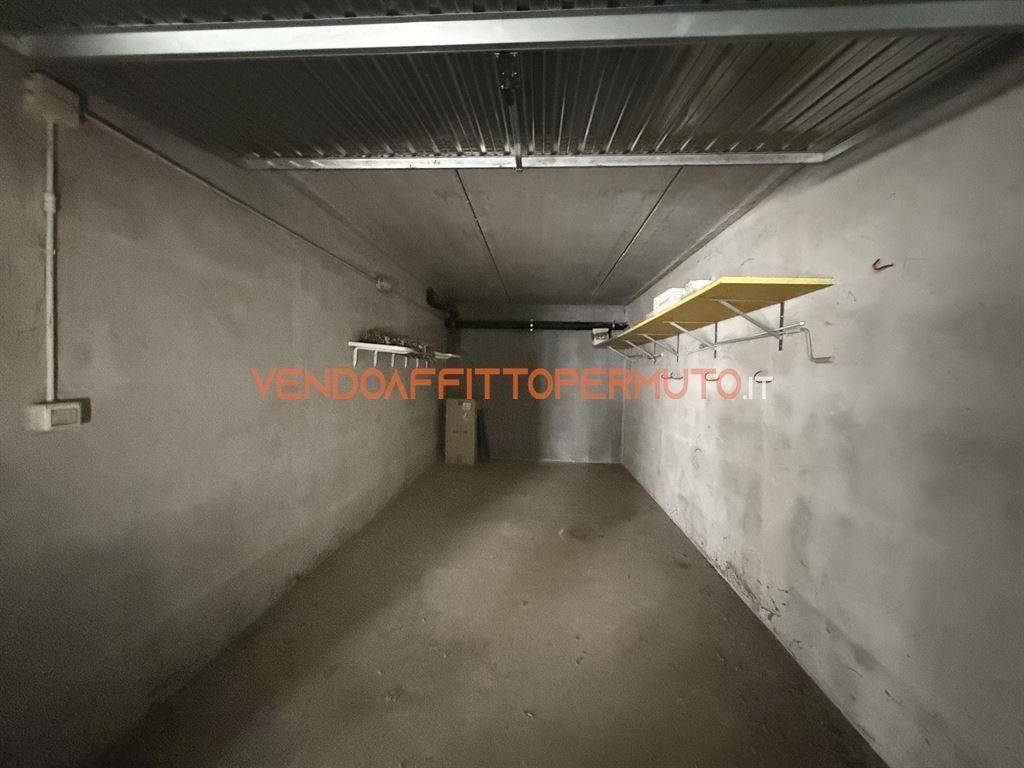 Box / garage a Calcinate in VIA FALCONE - Foto 3