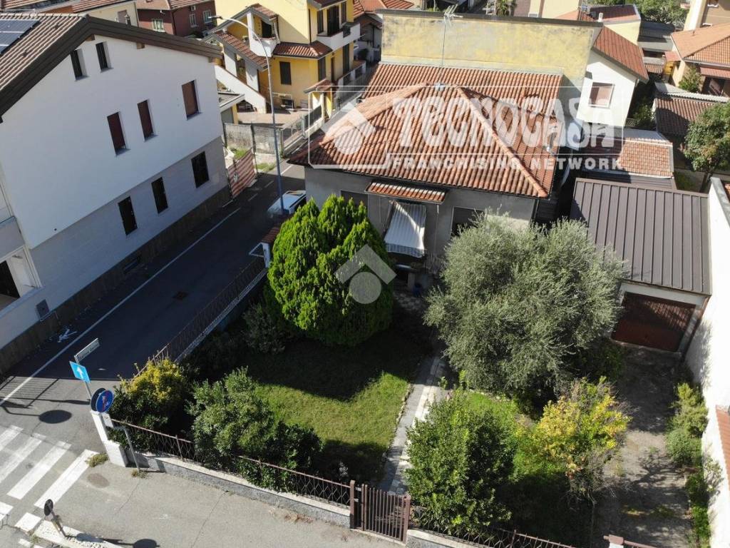 Villa a Bareggio in Via Madonna Assunta, 39 - Foto 2
