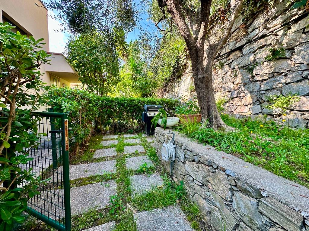 Appartamento a Finale ligure in Via Sebastiano Caboto, 29 - Foto 2