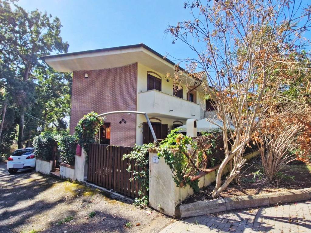 Villa a Sabaudia in Via Biancamano, 38 - Foto 3