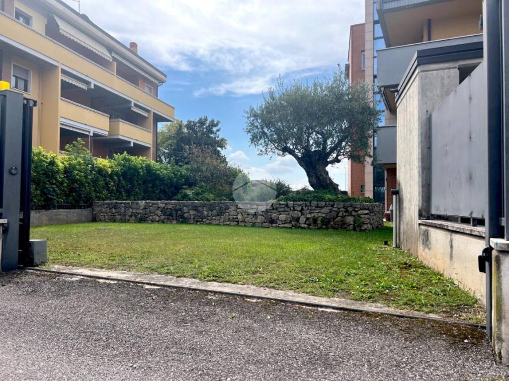 Terreno a Verona in Via de besi - Foto 2