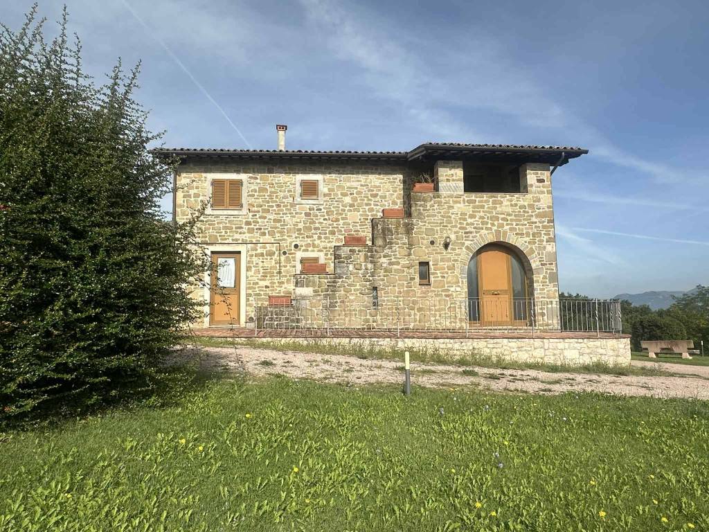 Rustico / casale a Gubbio in Località Colonnata - Foto 2
